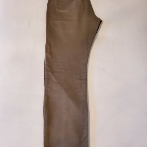 Selling Men's Dockers Brown Khaki Pants - Picture 2 of 11